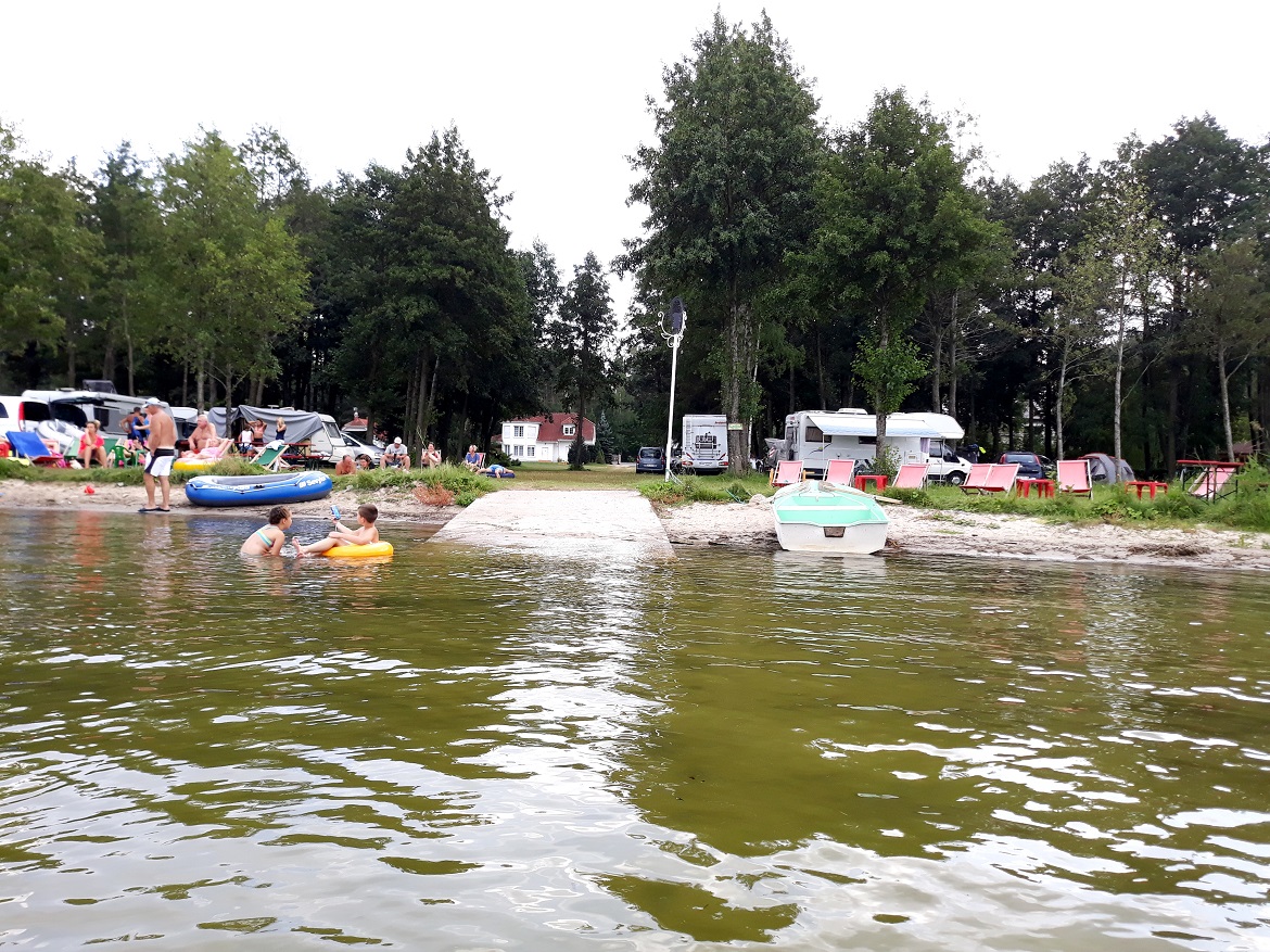 Rydzewo, baignade dans le lac