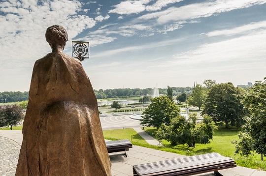 Pomnik Marii Skłodowskiej-Curie, ul. Kościelna_fot. Tomasz Nowak_9_1170.jpg