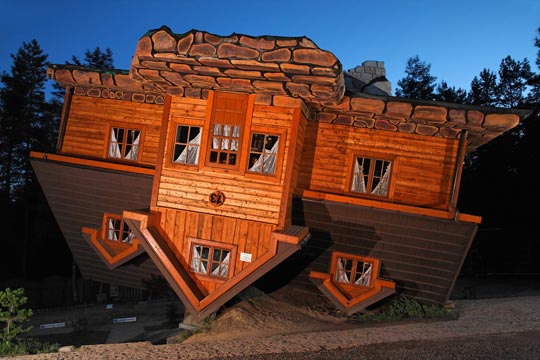 Maison à l’envers à Szymbark