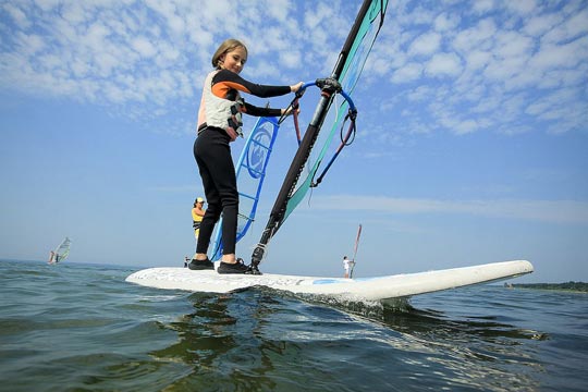 Planche à voile au vent