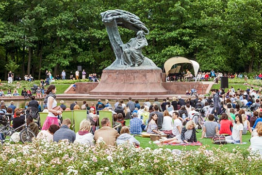 Concerts d’été au pied du Monument Chopin à Varsovie
