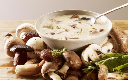Grzybowa - soupe aux champignons 